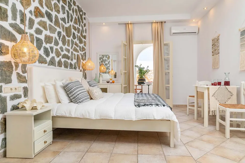 Golden Coast studio with stone feature wall