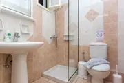 Golden Coast bathroom